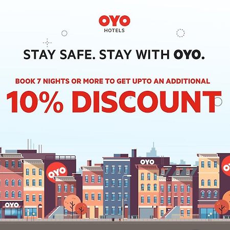 Oyo Hotel Burlington South Εξωτερικό φωτογραφία